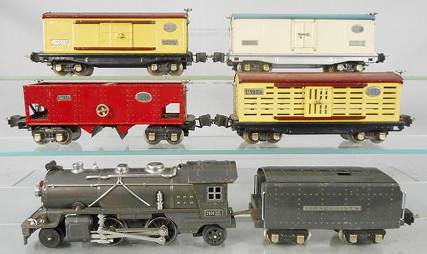 LIONEL TRAIN SET (1 of 2)