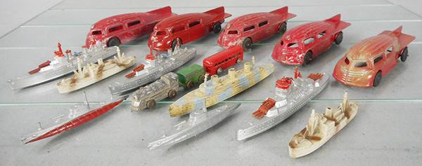 TOOTSIETOY, MANOIL & BARCLAY VEHICLES: slush die cast, 5 Manoil #706 autos, 8 Tootsietoy Ships, Barclay 3-piece Train Set, C5-7.