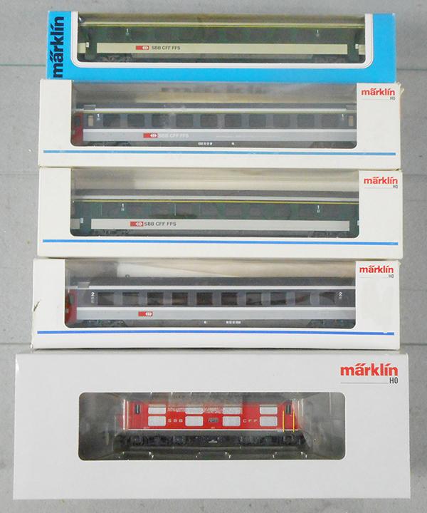 MARKLIN SWISS TRAIN SET (1 of 1)
