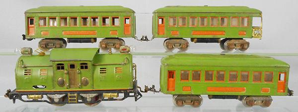 LIONEL TRAIN SET: O ga, 254 loco, headlights fatigued, 2 #610 Pullmans, 612 obsv, car lettering worn, C4-5.