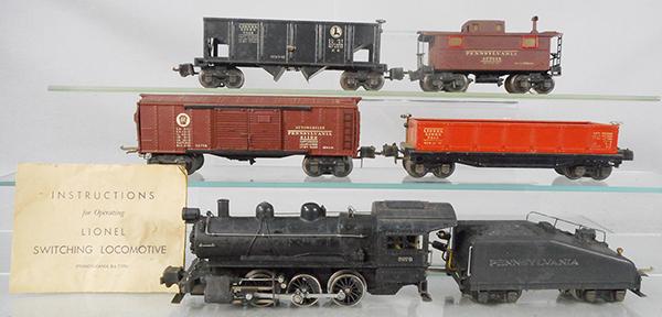 LIONEL FREIGHT TRAIN SET (1 of 2)