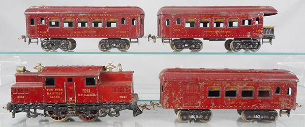 IVES TRAIN SET (1 of 2)