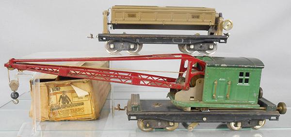 2 LIONEL FREIGHT CARS (1 of 2)