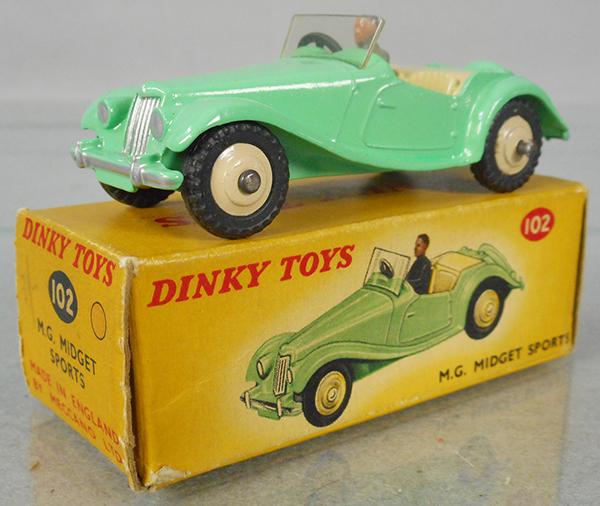 DINKY 102 MG MIDGET (1 of 2)