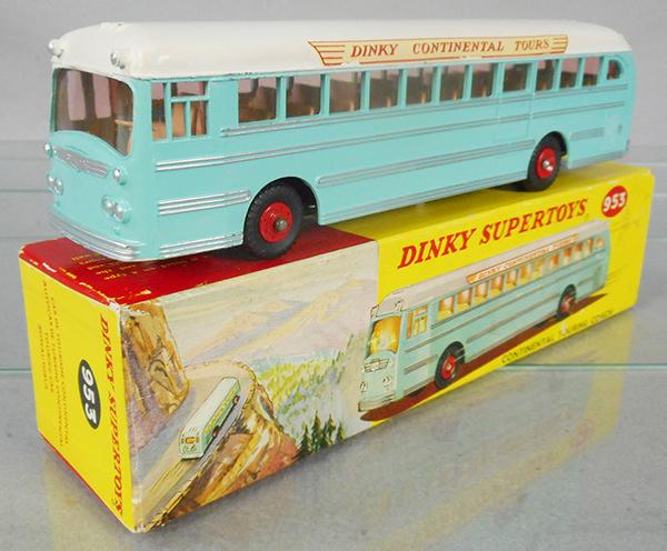 DINKY 953 CONTINENTAL TOURING COACH (1 of 2)
