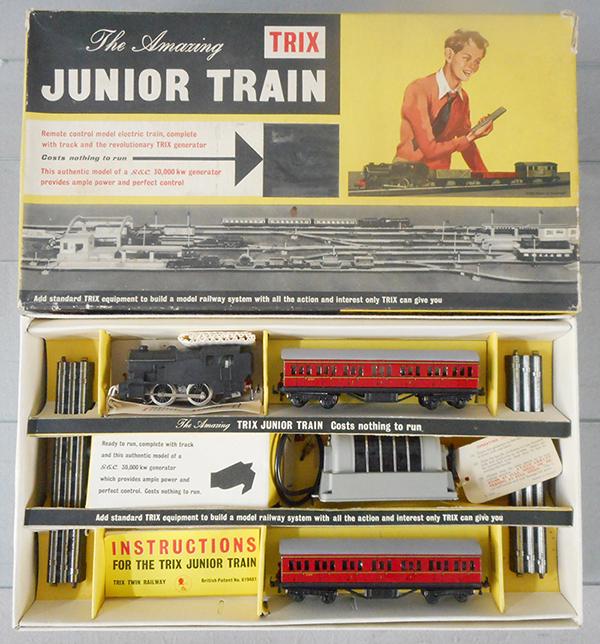 TRIX JUNIOR TRAIN SET (1 of 1)