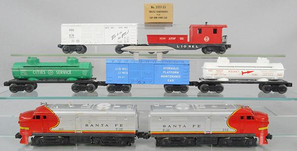 LIONEL TRAIN SET (1 of 2)