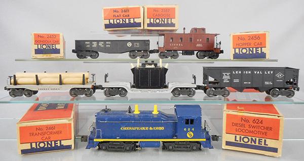 LIONEL TRAIN SET (1 of 2)