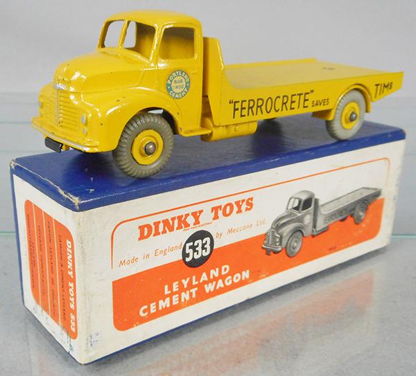 DINKY 533 LEYLAND COMET CEMENT WAGON (1 of 2)