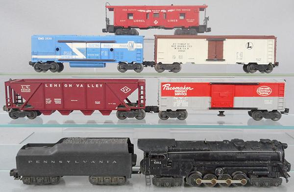 LIONEL TRAIN SET (1 of 2)