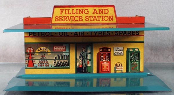 DINKY 48 PETROL STATION: litho tin, 7 1/2 by 5 3/4 by 3 3/4 in, C8.