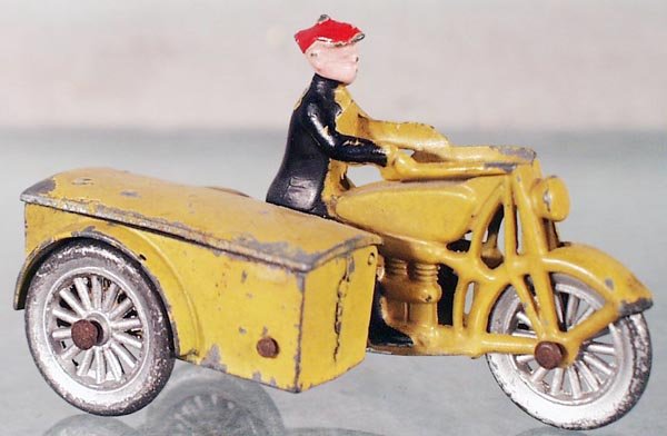 TOOTSIETOY 807 DELIVERY CYCLE: yellow, w/playwear & chips, C4-5.