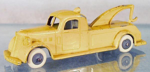 TOOTSIETOY 1027 JUMBO WRECKER: prewar, yellow, 1 tire has flat spot, C7.