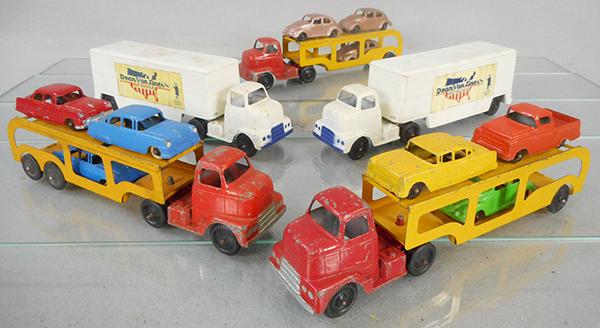 5 INTERNATIONAL TOOTSIETOY TRUCK SETS: 2 Dean Van Lines, 3 Auto Transports w/19 cars each 3 in long, C4-6.