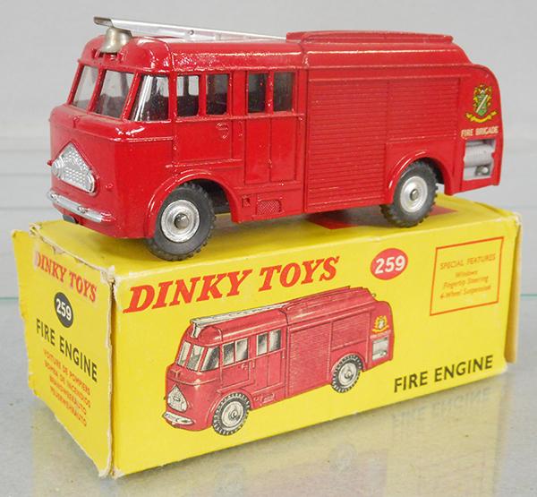 DINKY 259 FIRE ENGINE: red, orig box minor wear, C8-9.