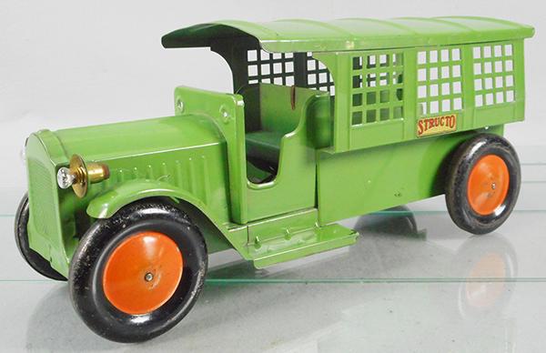 STRUCTO 411 US MAIL TRUCK: painted pressed steel, 17 in long, Packard Truck, green w/electric headlight, missing tailgate, C8.