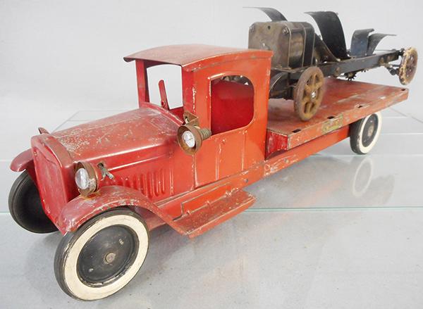 STRUCTO LOT: painted pressed steel, 810 Stake Truck, electric headlights, 21 1/2 in long, incom, w/10 Bearcat chassis, windup working, w/transmission, C5.