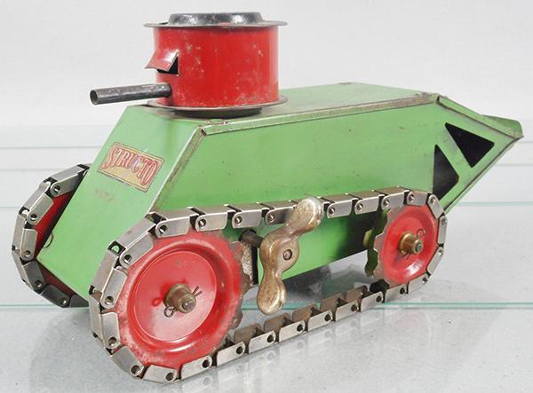 STRUCTO 48 WHIPPET TANK: painted pressed steel, windup working, 12 in long, C6-7.