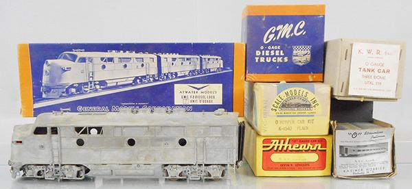SCALE O TRAIN SET: O ga, General Motors F3 loco w/motor, Power Trailer Motor, 4 Car Kits, orig boxes & inserts minor wear, C7-9.