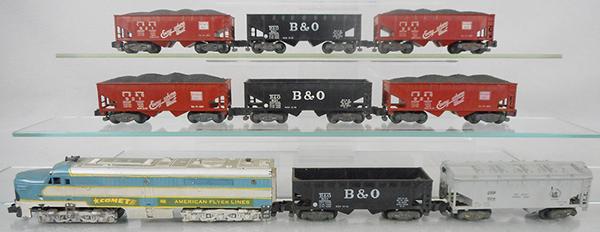 AMERICAN FLYER TRAIN SET: S ga, 466 Comet Alco PA, w/paint chips, w/cars 4 #921 CB&Q, 3 #801 B&O, 924 covered cement, C5-7.
