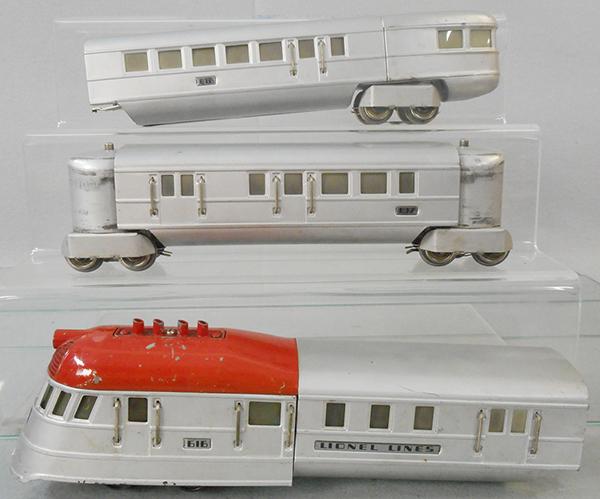 LIONEL 6612 EX TRAIN SET: O ga, 616E A Flying Yankee loco, aluminum, red top smooth, no whistle, 617 coach, 618 AL obsv, orig boxes minor wear, orig set box worn & opened from the bottom, C6-7.