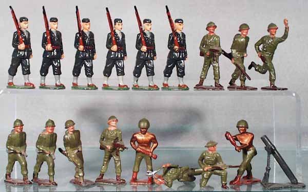 001: CRESCENT & TIMPO SOLDIERS: 12 Crescent US Infantry, 6 Timpo Ceremonial Dress Marching, C5-8