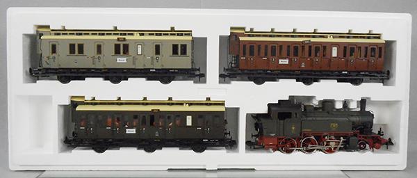MARKLIN 55024 BERLIN SUBURBAN TRAFFIC SET: 1 ga, loco w/3 coaches, styrofoam box only, missing outer cardboard box, C7-8.