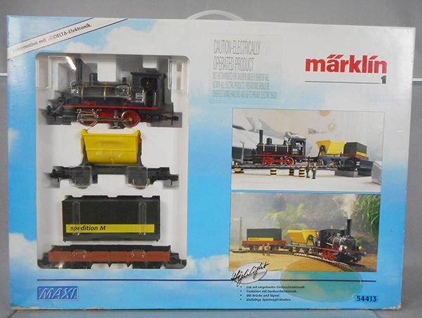 MARKLIN MAXI 54413 TRAIN SET: 1 ga, loco w/Delta Electronics, 2 freight cars, track, transformer & semaphore, orig set box & insert minor wear, C8-9.