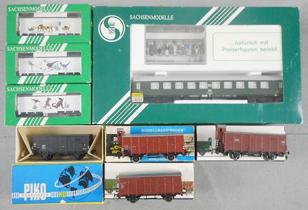 SACHEN & PIKO LOT: HO ga, 2-rail, Sachen 14013 coach, 18606, 18607 & 18608 dinosaur box cars, 4 Piko freight cars, orig boxes minor wear, C8-9.