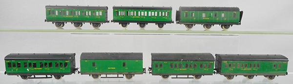 EXLEY SOUTHERN RAILWAY COACHES: HO ga, metal, 20, 300, 231, 336, 202, 100, 206, ca 1953, C7-9.