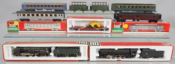 JOUEF TRAIN LOT: HO ga, 2-rail, 8273 & 8255 locos, 850 & 451 coaches, 6581 flat w/load, these have orig boxes, w/4 coaches, no orig boxes, C7-9.