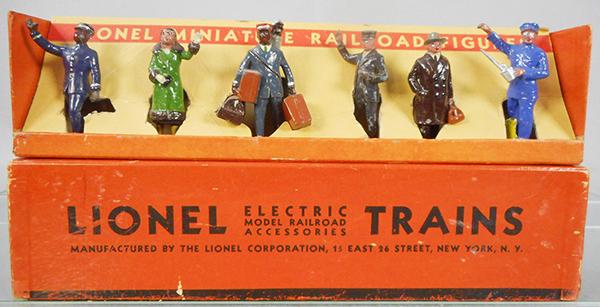 LIONEL 550 FIGURE SET: std ga, 6 figures, complete, foot stool included, orig Lionel issue, orig box & insert minor wear, C7.