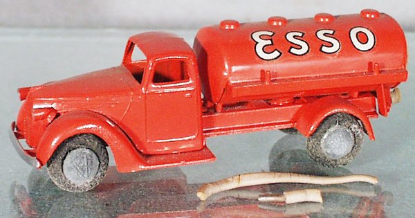 TEKNO 426 FORD ESSO TANK TRUCK: minor wear to rear decal, hose remnants hardened, hubs tarnished, C6-7.