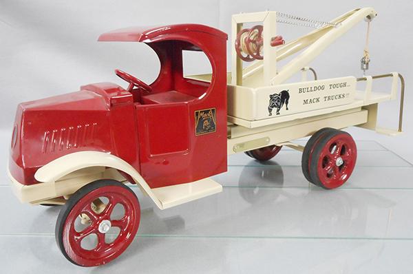 STEELCRAFT MACK WRECKER: painted pressed steel, 24 in long, contemporary, C9.