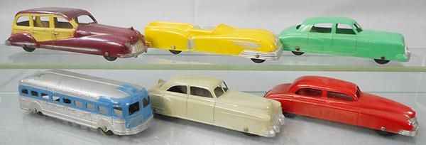 6 TOOTSIETOY VEHICLES: 48 Buick, 49 Buick, 48 GMC Bus, 48 Cadillac, 47 Kaiser w/minor body warp, C6-8.