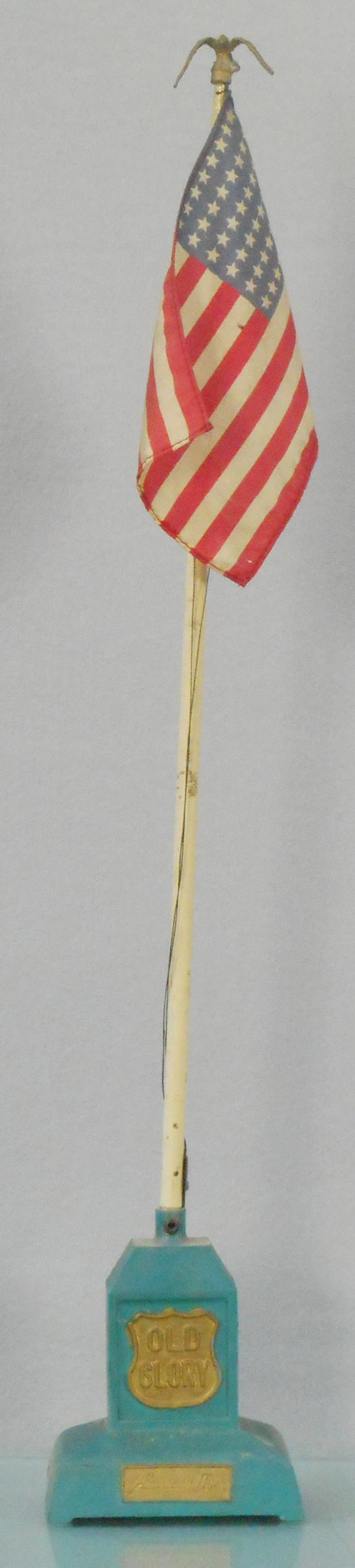 AMERICAN FLYER 2050 OLD GLORY FLAG POLE: std ga, 23 1/2 in tall, base has small old repair, C6-7.