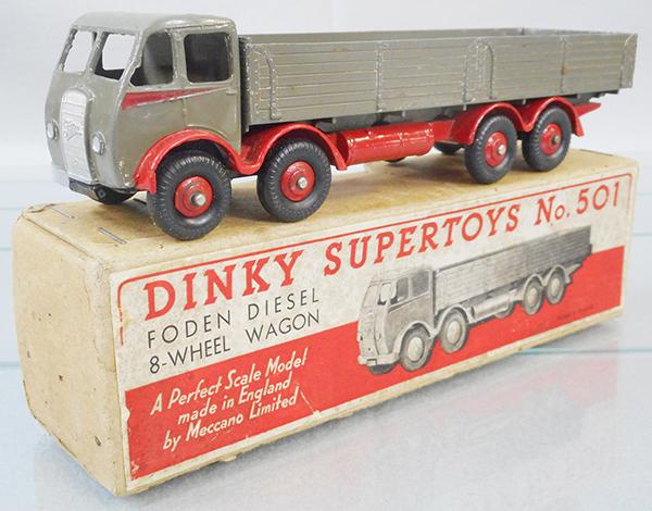 DINKY 501 FODEN DIESEL WAGON: gray & red, missing half of front bumper, some red touch up spots, orig box worn, has correct color dot, C7.