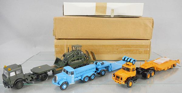3 AO SMITH TRUCKS: Iveco flat w/tractor, Leyland Hippo flat, tail hitch broken, Scammel flat, 2 pieces of trim loose, 14 to 16 in long, orig boxes minor wear, C7-8.
