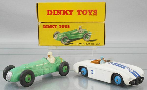 2 DINKY RACE CARS: 23J H.W.M., green, 133 Cunningham, white w/blue hubs, orig boxes minor wear, C6-7.