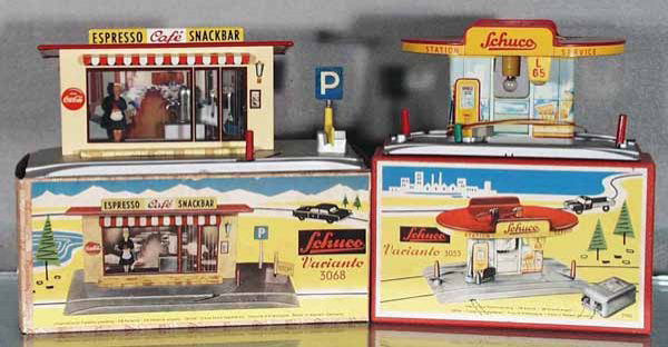 2 SCHUCO VARIANTO ACCESSORIES: 3068 Snack Bar, small chips on base; 3055 Service Station, orig boxes, C8-9.