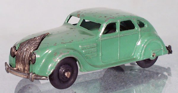 DINKY 30A CHRYSLER AIRFLOW: green, grille & rear bumper tarnished, C5-6.