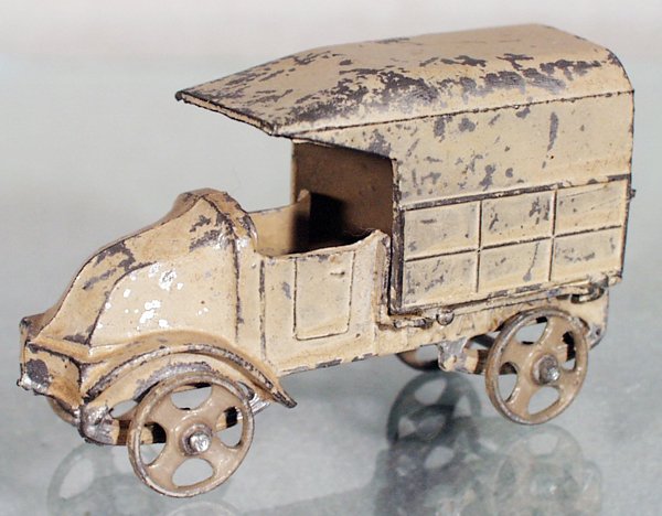 CD RENAULT ARMY AMBULANCE: French 1914, die cast, olive, w/tow hook on rear, 3 1/4 in long, playworn, C4.