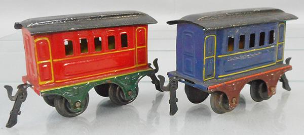 2 MARKLIN 1861 COACHES (1 of 2)