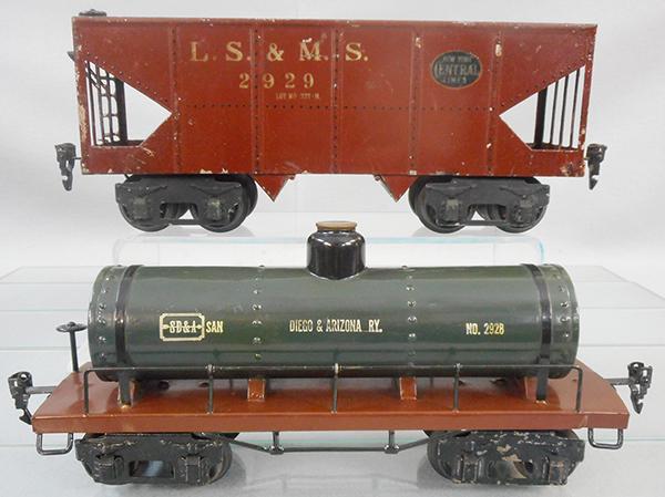 2 MARKLIN FREIGHT CARS (1 of 2)