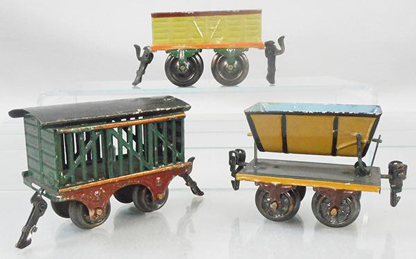 3 MARKLIN FREIGHT CARS (1 of 2)