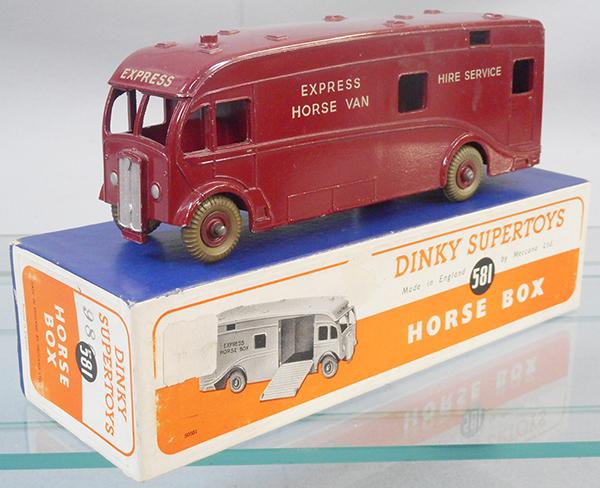 DINKY 581 HORSE BOX (1 of 2)