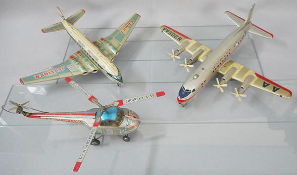 3 AIRPLANE TOYS (1 of 2)