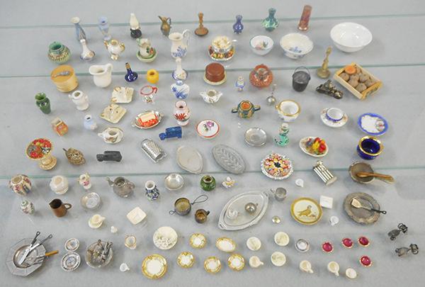 120 DOLLHOUSE MINIATURE TABLEWARE (1 of 1)