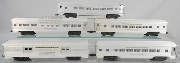 LIONEL STREAMLINER CARS (1 of 2)