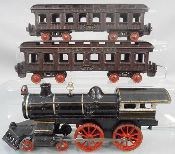 IVES FLOOR TRAIN (1 of 2)